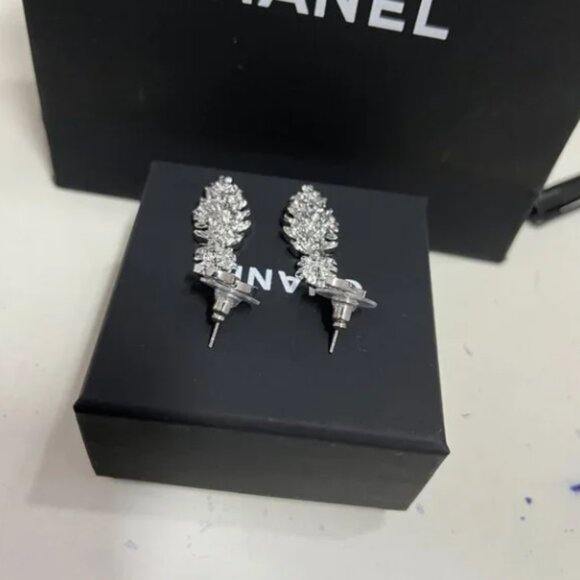 Chanel Pendant earrings - Picture 4 of 8